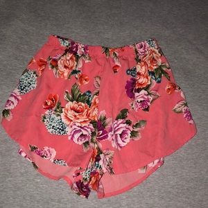 Floral flowy shorts!